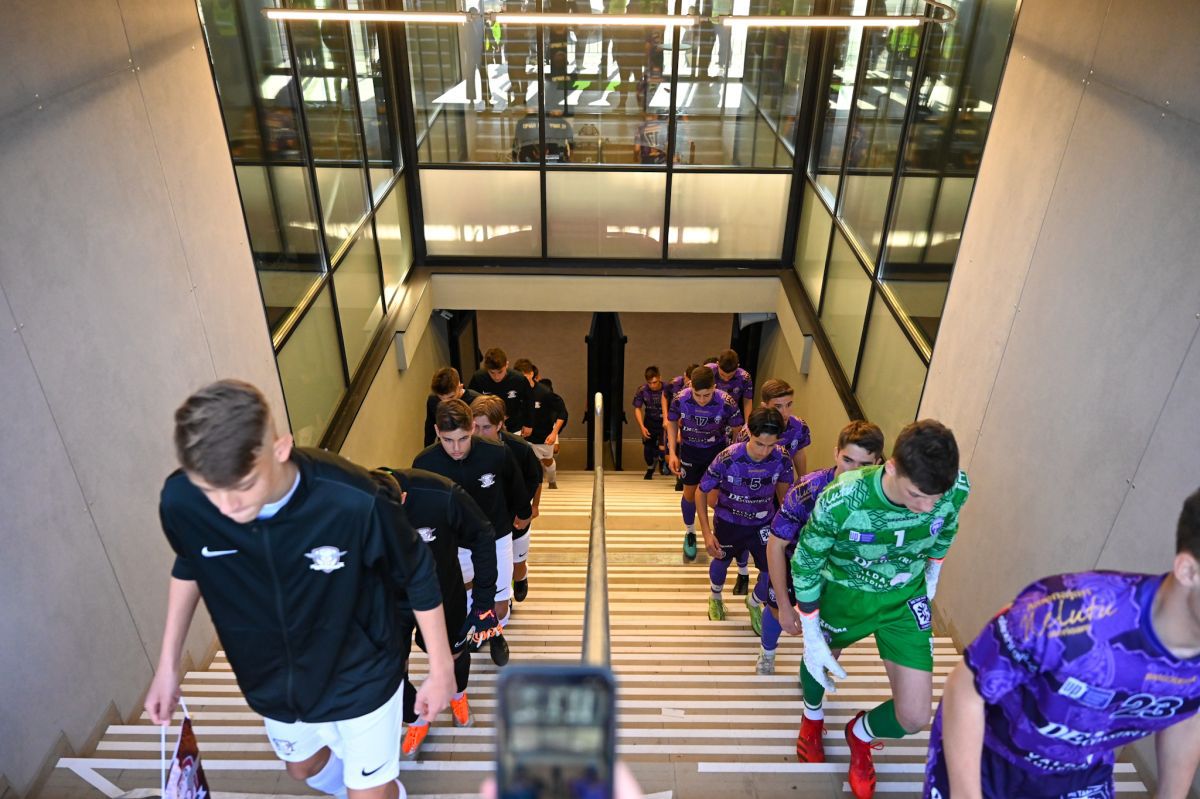 Ziua pe care Giuleștiul nu o va uita niciodată » Rapid câștigă și meciul seniorilor, iar stadionul e gata pentru Liga 1!