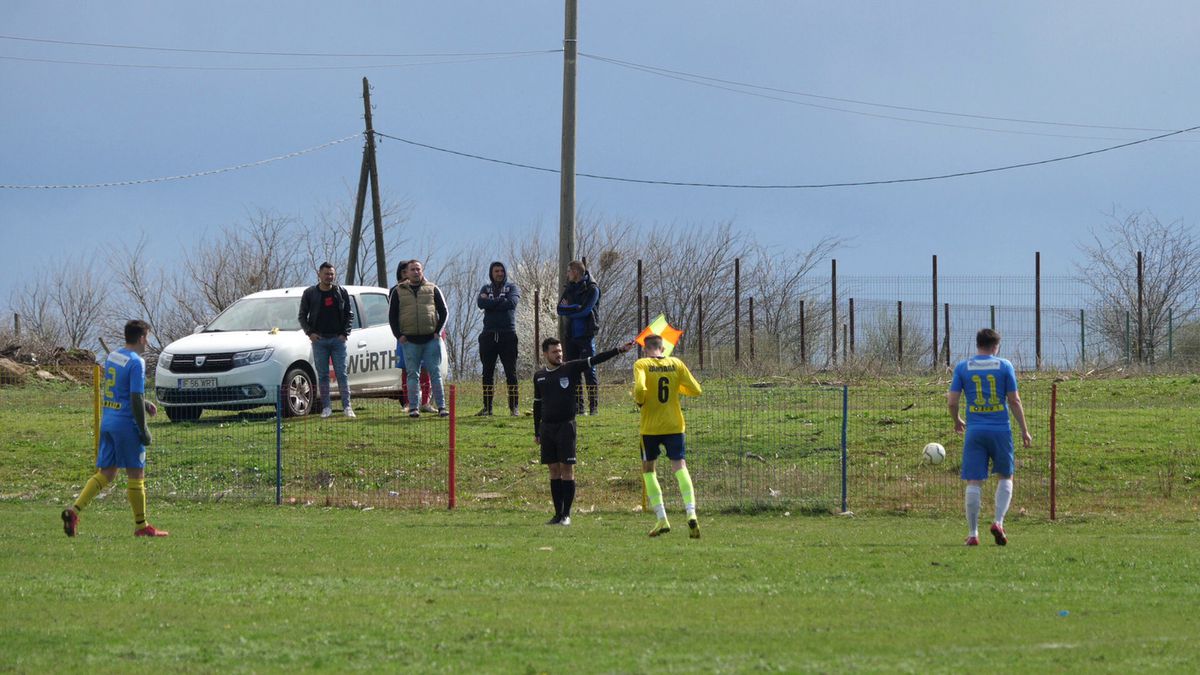 Antrenorul care l-a descoperit pe Budescu a făcut infarct de trei ori! „Dacă ești fotbalist, joci și printre căcăreze!”