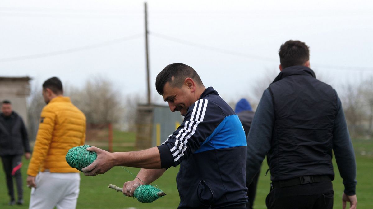 Antrenorul care l-a descoperit pe Budescu a făcut infarct de trei ori! „Dacă ești fotbalist, joci și printre căcăreze!”