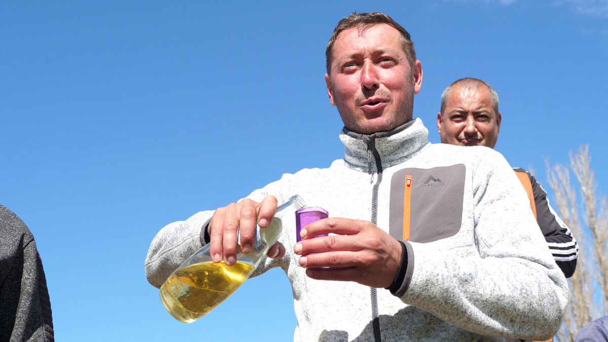 Antrenorul care l-a descoperit pe Budescu a făcut infarct de trei ori! „Dacă ești fotbalist, joci și printre căcăreze!”