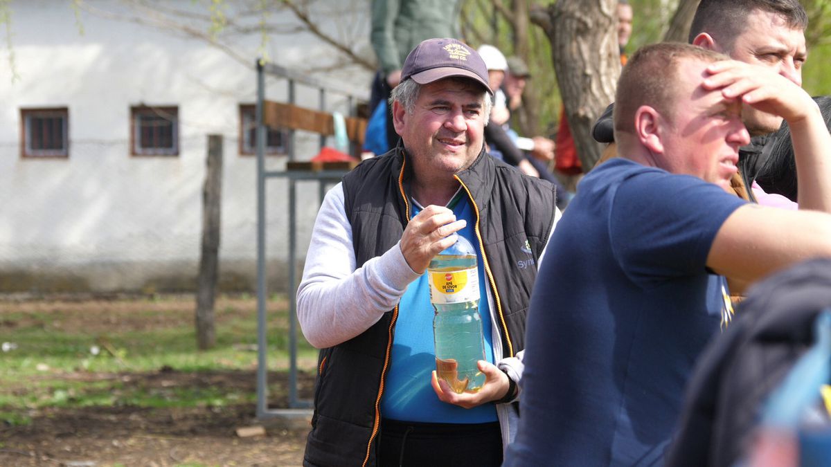 Antrenorul care l-a descoperit pe Budescu a făcut infarct de trei ori! „Dacă ești fotbalist, joci și printre căcăreze!”