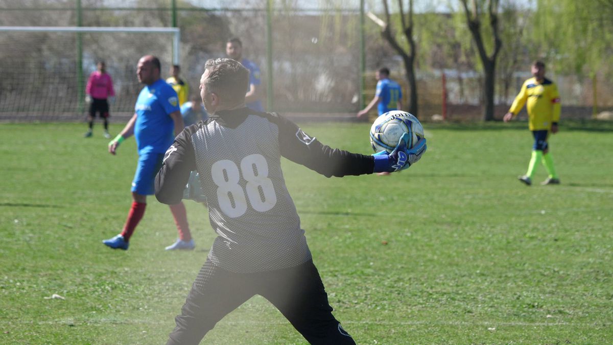 Antrenorul care l-a descoperit pe Budescu a făcut infarct de trei ori! „Dacă ești fotbalist, joci și printre căcăreze!”