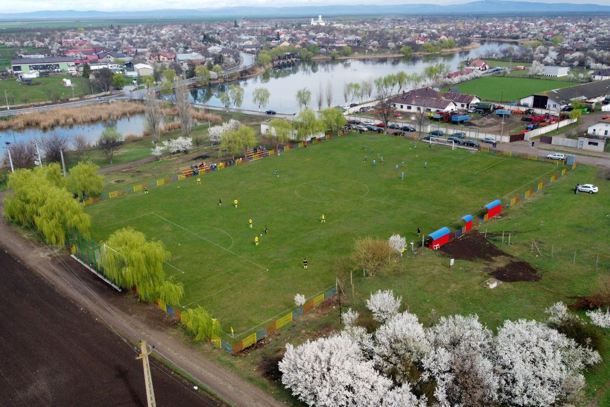 Antrenorul care l-a descoperit pe Budescu a făcut infarct de trei ori! „Dacă ești fotbalist, joci și printre căcăreze!”