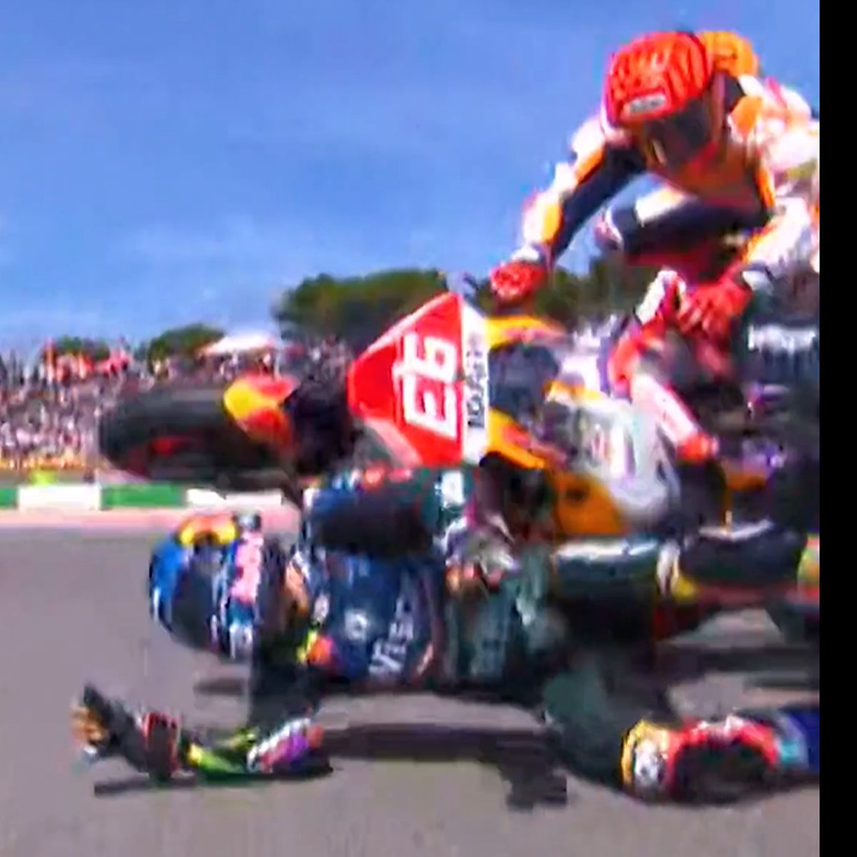 Accident înfiorător provocat de Marc Marquez pe circuitul Portimao! Ce sancțiune a primit