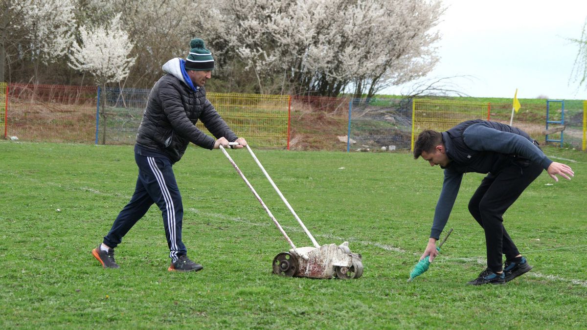 Antrenorul care l-a descoperit pe Budescu a făcut infarct de trei ori! „Dacă ești fotbalist, joci și printre căcăreze!”