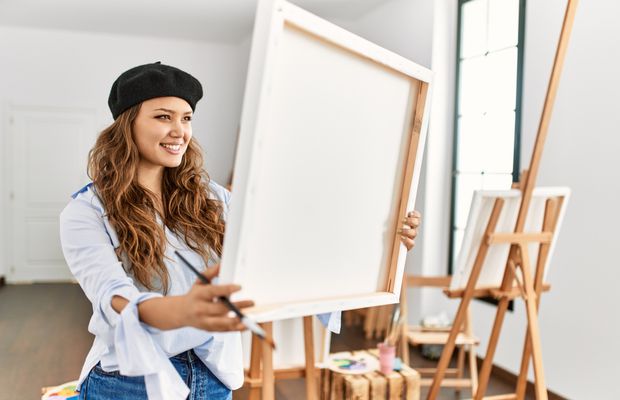 Beneficiile utilizării pânzelor întinse pe șasiu pentru pictura în ulei sau acrilic