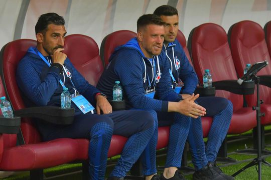 Marius Alexe (34 de ani), ultima dată antrenor la Dunărea Călărași, în Liga 3, a vorbit la GSP Live despre implicarea masivă a patronului Gigi Becali (65) la FCSB, în alcătuirea echipei, dar și în efectuarea schimbărilor din timpul partidei.