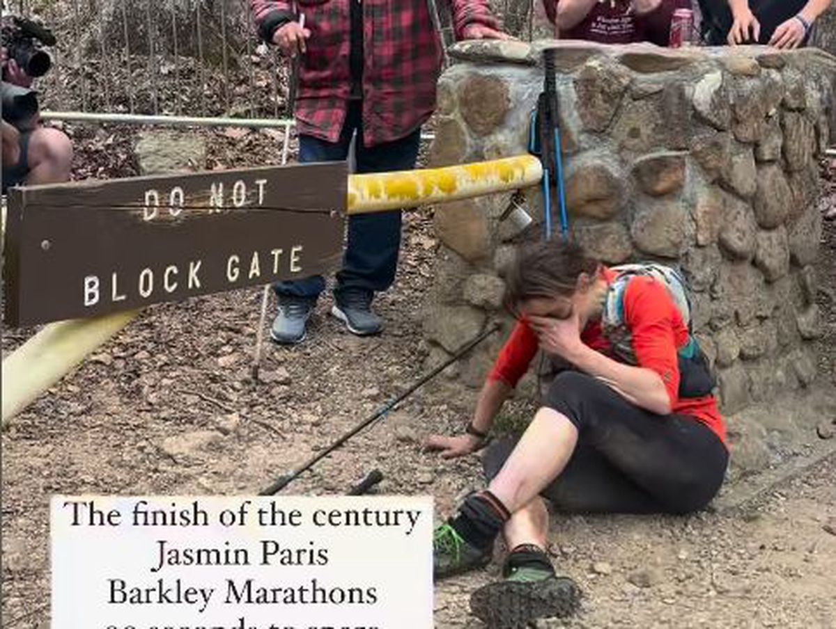 „Aproape am leșinat, aveam halucinații cu oameni în pelerine!” » PREMIERĂ istorică, o femeie a terminat cel mai dur ultramaraton din lume: 60 de ore și elevație de două ori cât Everestul!