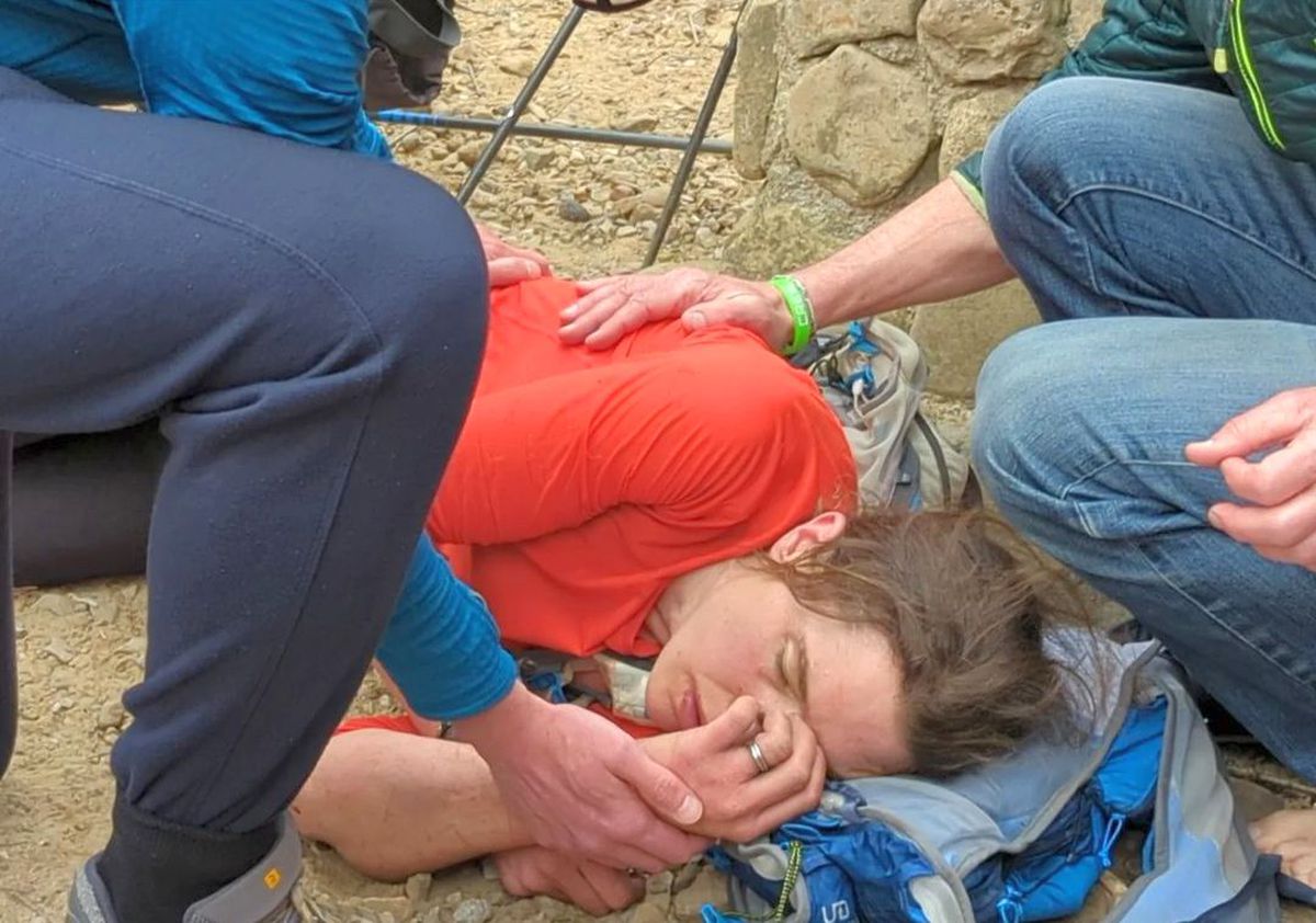 „Aproape am leșinat, aveam halucinații cu oameni în pelerine!” » PREMIERĂ istorică, o femeie a terminat cel mai dur ultramaraton din lume: 60 de ore și elevație de două ori cât Everestul!