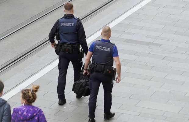 Fotbalistul transformat în spărgător de bănci, găsit fără suflare » Poliția l-a căutat timp de 36 de ani!