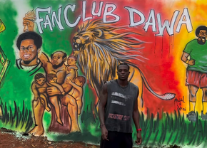„Dawa eee” » Imagini colosale cu fundașul de la FCSB printre fanii din Africa