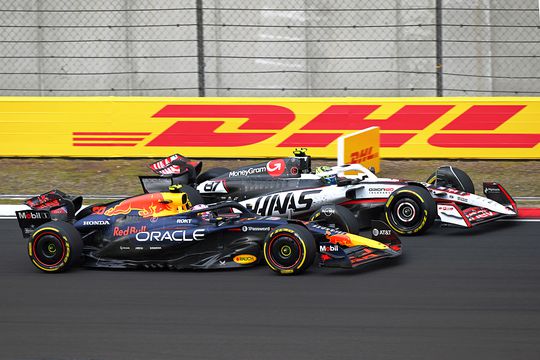 Liam Lawson, depășit de un Haas în China // foto: Guliver/gettyimages