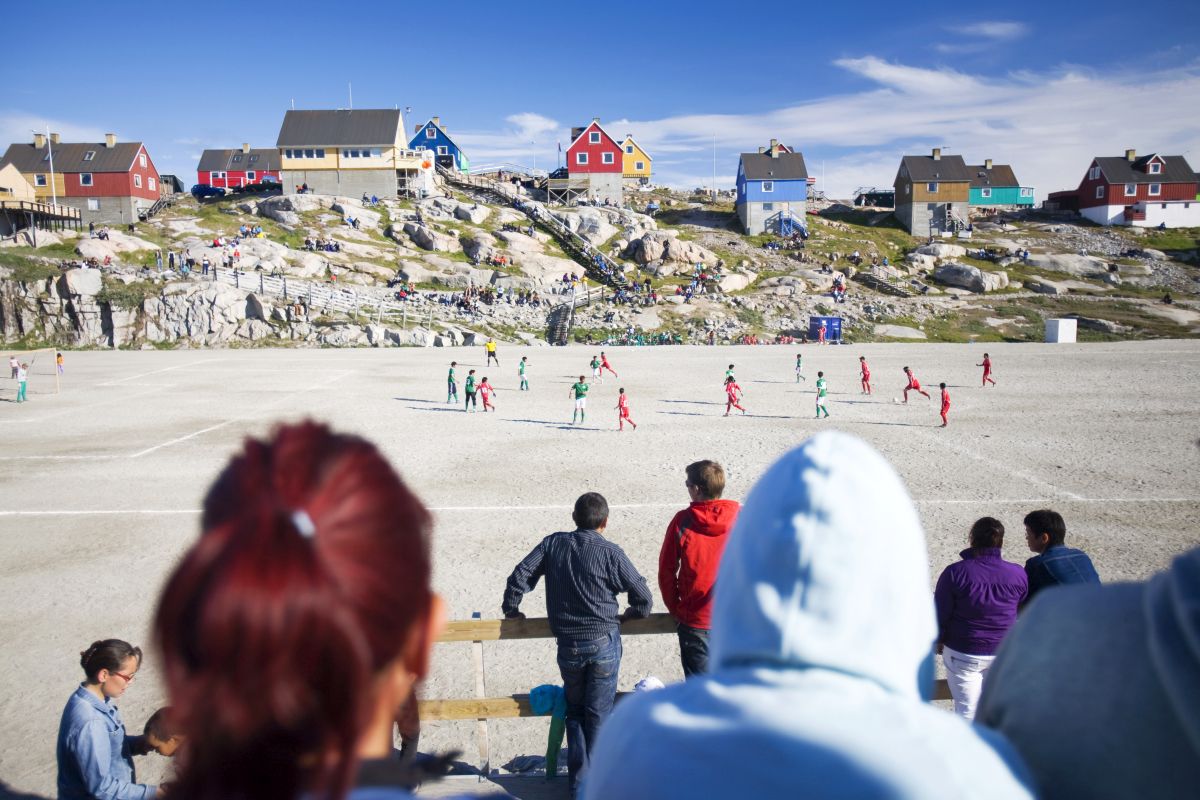 Fotbalul în Groenlanda - imagini care-ți taie respirația de pe insula râvnită de Trump