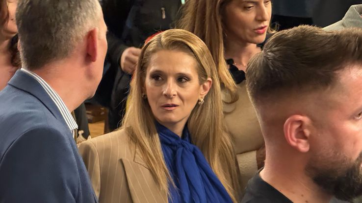 Marilena a stat la coada de 100 de persoane pentru a primi un autograf de la Gică Hagi. FOTO: Andrei Crăițoiu (GSP.RO)