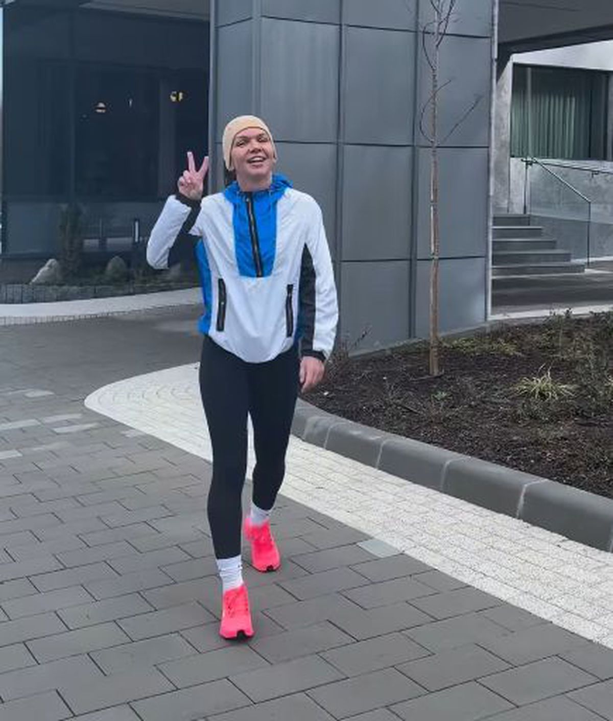 Simona Halep s-a filmat pe străzile din Poiana Brașov și a publicat imaginile pe Internet » Meciul pentru care se pregătește