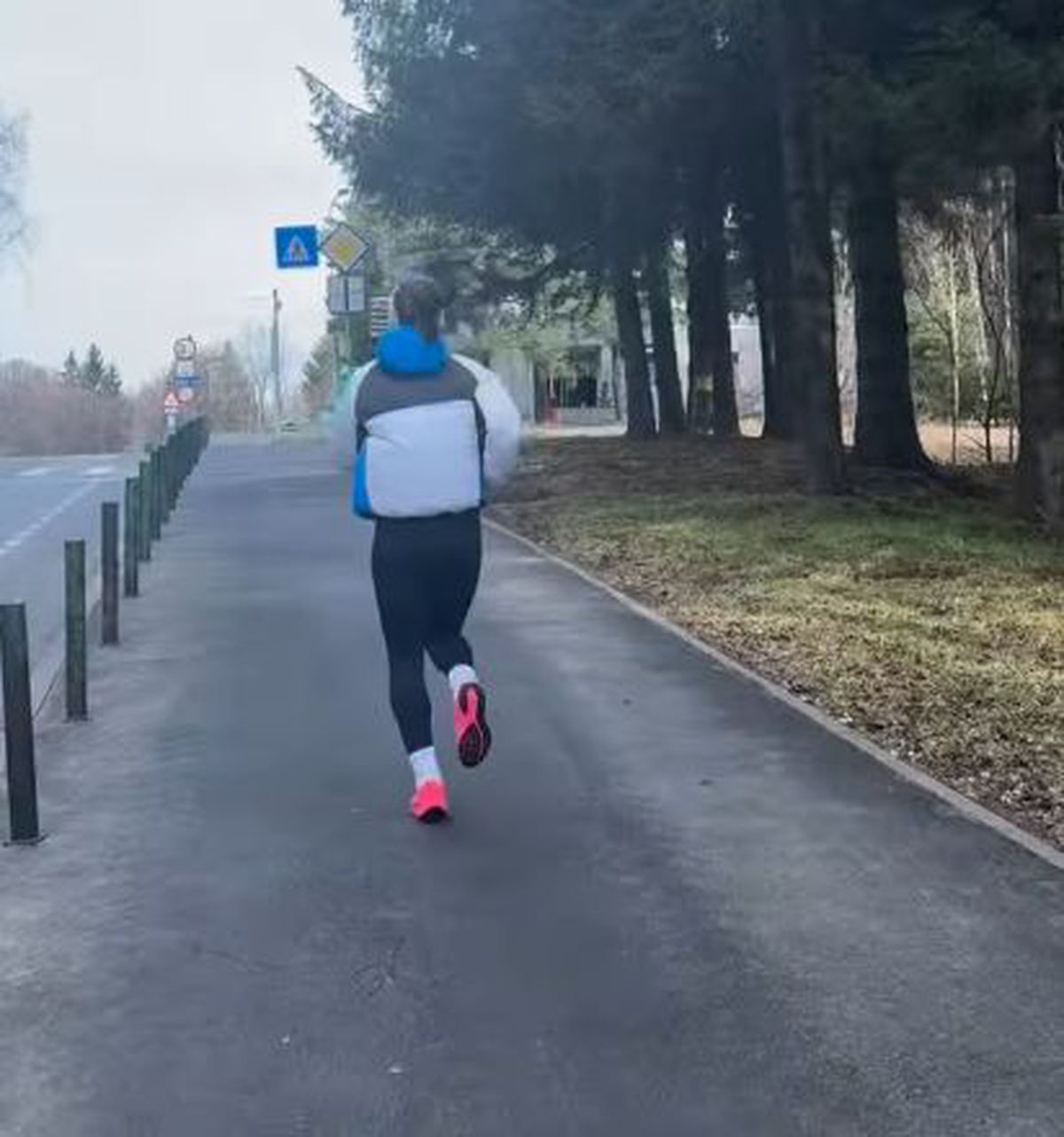 Simona Halep s-a filmat pe străzile din Poiana Brașov și a publicat imaginile pe Internet » Meciul pentru care se pregătește