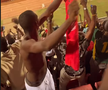 Susținătorii lui Joyskim Dawa au făcut spectacol în Camerun