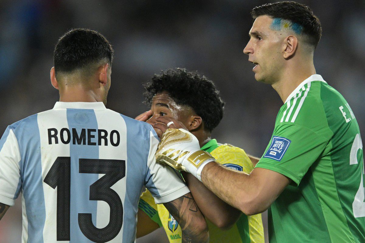 E pe făraș după umilința istorică din Argentina - Brazilia! 4 posibili înlocuitori ai selecționerului: a apărut un nume-surpriză