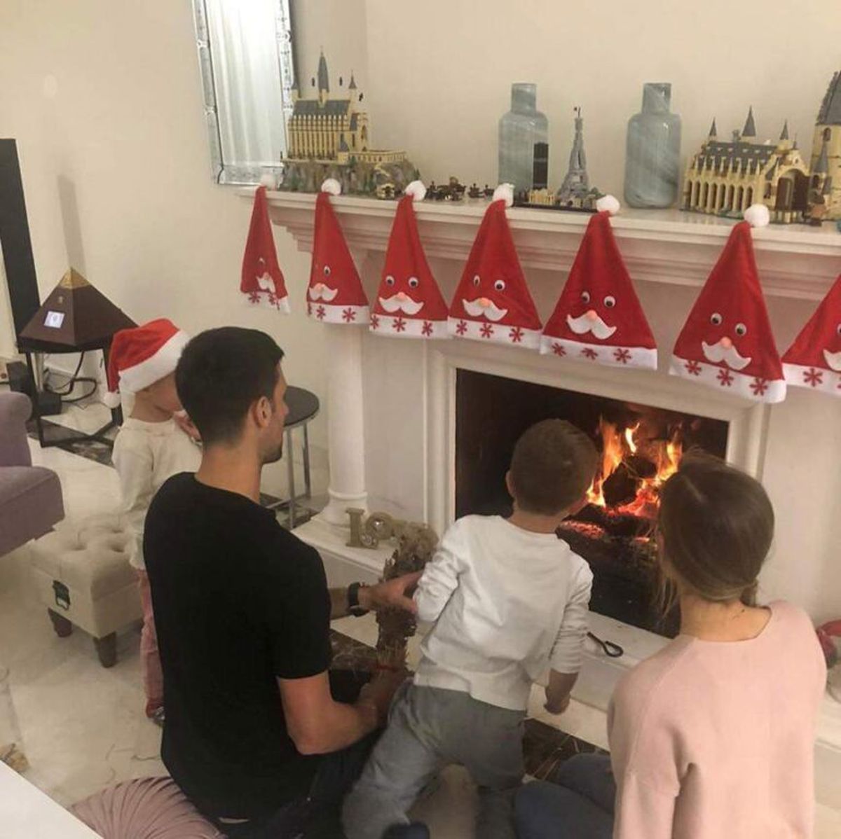 Novak Djokovic, amendat a doua oară pentru renovarea ilegală a vilei sale din Marbella » Cât valorează locuința și ce facilități are