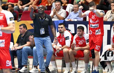 Dinamo schimbă antrenorul: „M-au anunțat de față cu jucătorii că nu voi mai continua”