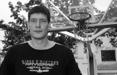 Cine este baschetbalistul găsit mort lângă terenurile de tenis » Episod memorabil: a luat acasă coșurile de baschet de la Steaua Roșie Belgrad