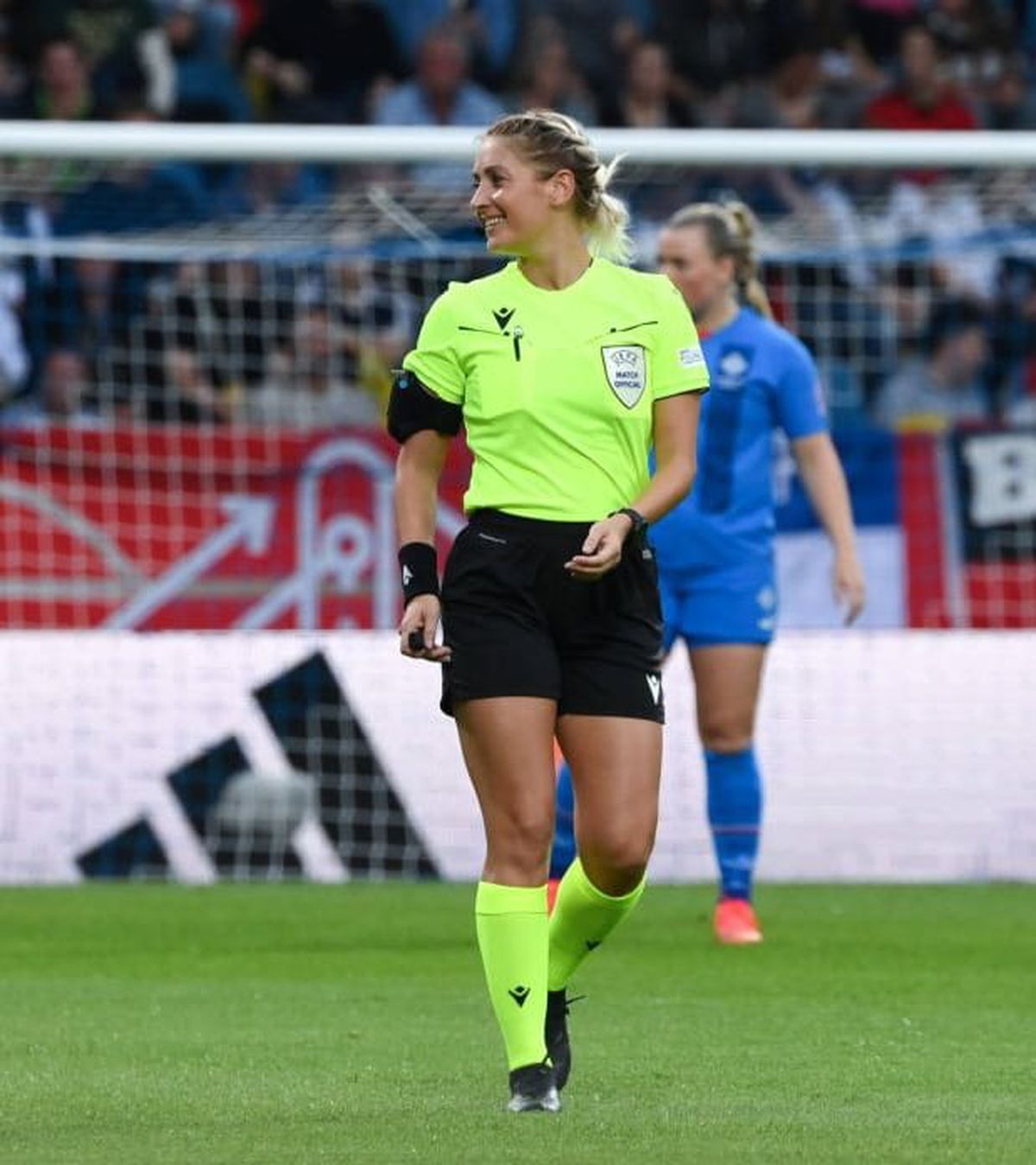 „Care este fotbalistul tău preferat?” » Arbitra din Superliga n-a evitat răspunsul: „Acum, de el îmi place foarte mult”