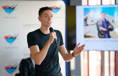 „Transfer” în echipa lui David Popovici: a lucrat cu Simona Halep!