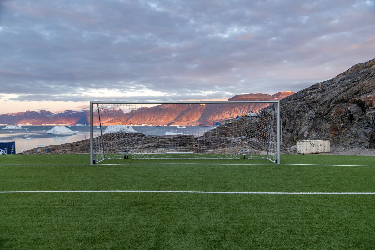 Fotbalul în Groenlanda - imagini care-ți taie respirația de pe insula râvnită de Trump