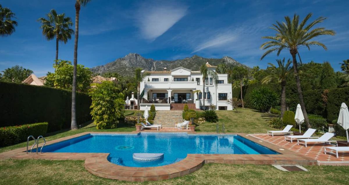 Novak Djokovic, amendat a doua oară pentru renovarea ilegală a vilei sale din Marbella » Cât valorează locuința și ce facilități are