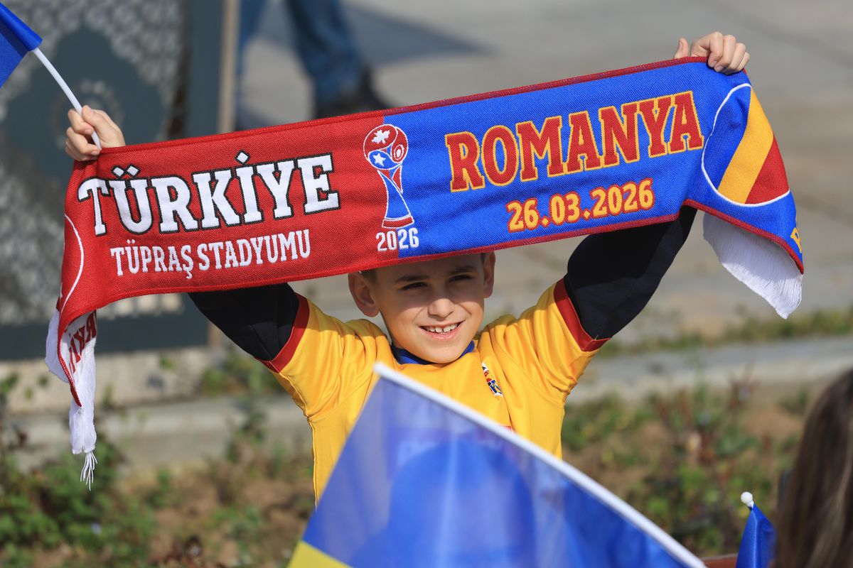 Imagini din jurul stadionului înainte de Turcia - România