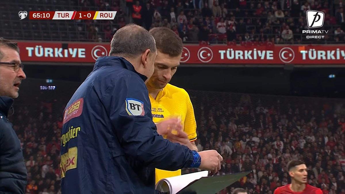 Gestul făcut de Florin Tănase fix înainte să intre pe teren în barajul Turcia - România
