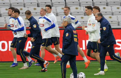 Iată cei 4 jucători care nu au fost opriți în lot de Lucescu pentru duelul de diseară!