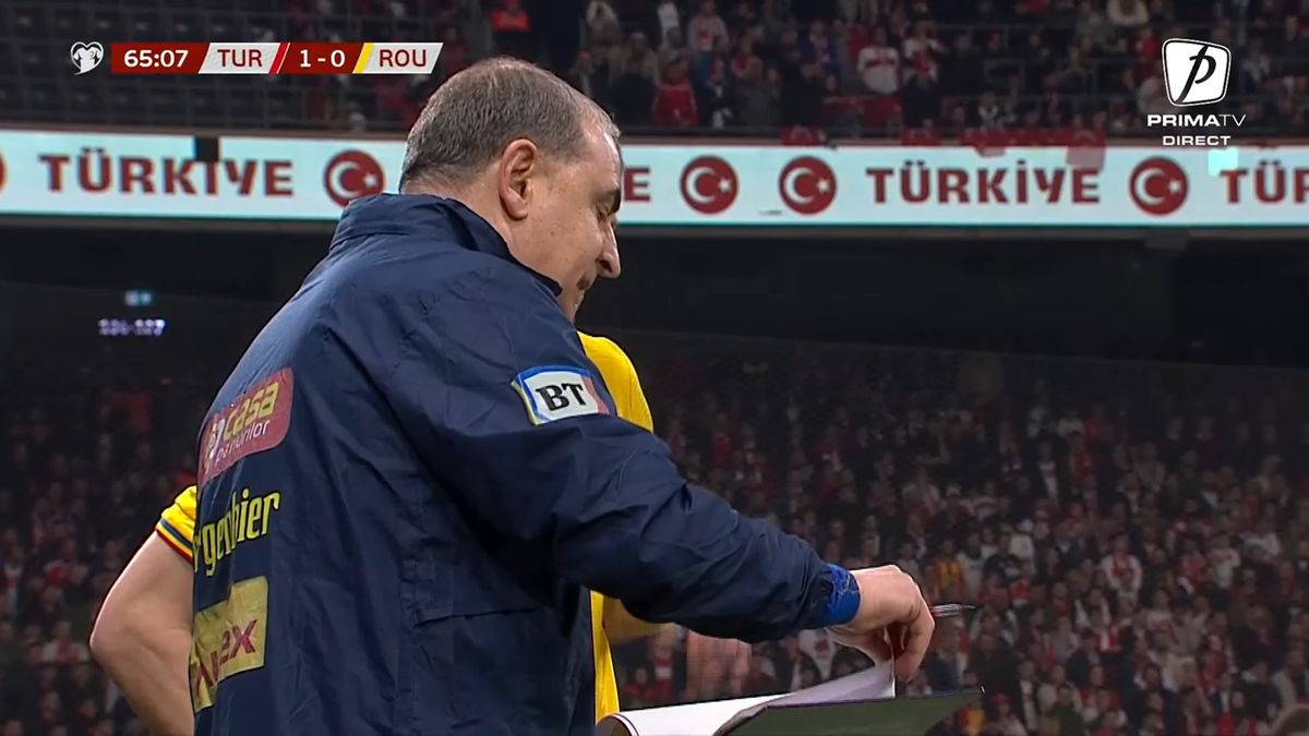 Gestul făcut de Florin Tănase fix înainte să intre pe teren în barajul Turcia - România