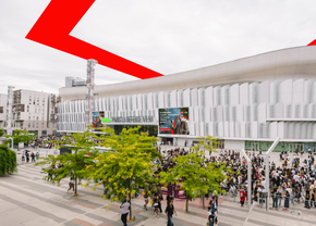 XTB, partener principal al Paris La Défense Arena, cel mai mare centru de divertisment din Europa și al doilea din lume  Spațiul, gazda concertelor Celine Dion
