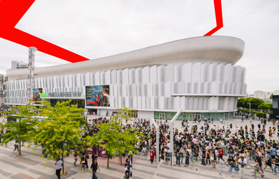 XTB, partener principal al Paris La Défense Arena, cel mai mare centru de divertisment din Europa și al doilea din lume  Spațiul, gazda concertelor Celine Dion