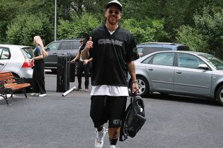 Denis Alibec, luat prin surprindere în direct: „Pupa-ți-aș gambele tale!” » Reacția atacantului