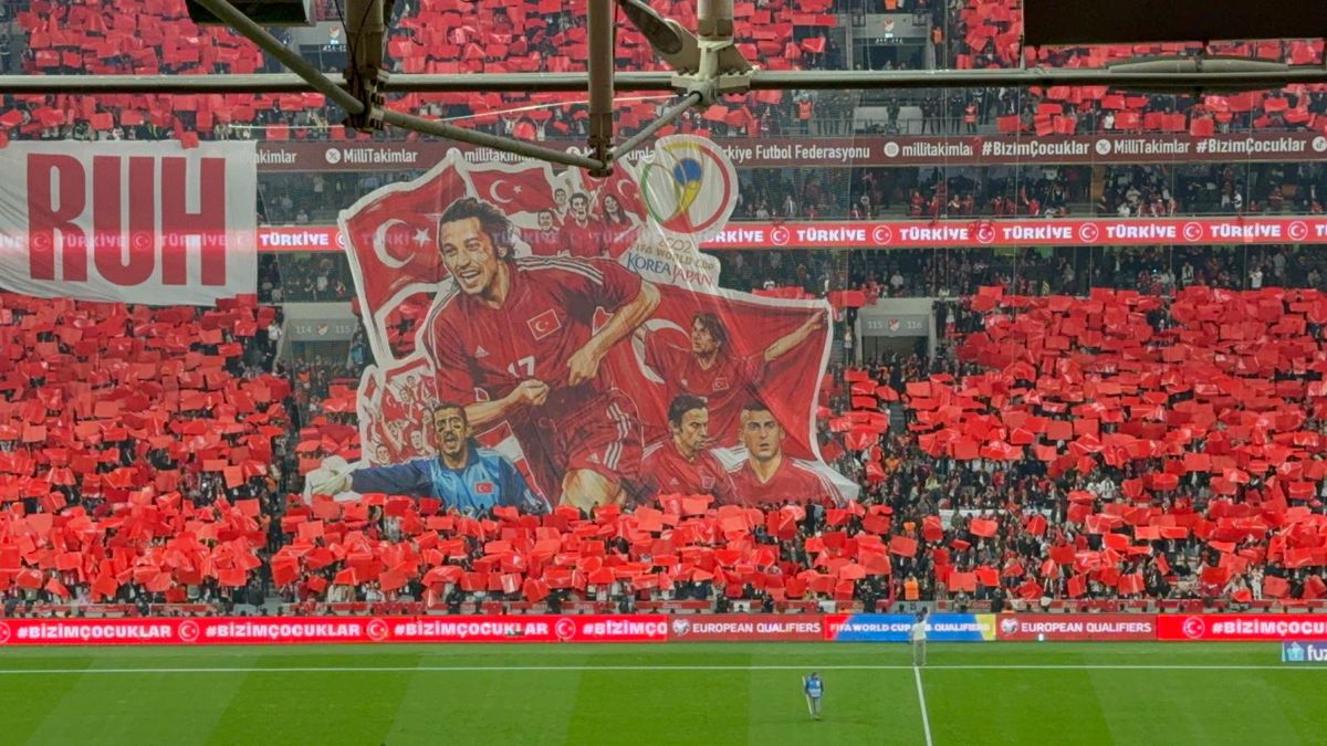 Turcii ne-au redus la tăcere „Zidul Galben”! Iată ce reprezenta scenografia 3D afișată la start + ce s-a întâmplat la imn