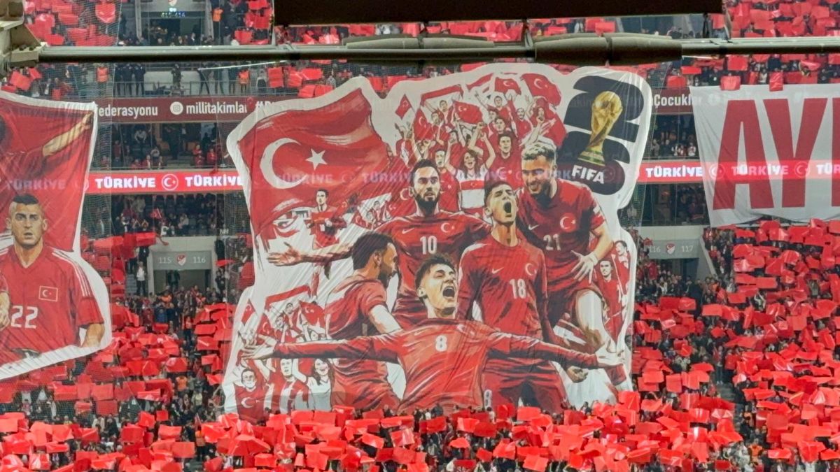 Turcii ne-au redus la tăcere „Zidul Galben”! Iată ce reprezenta scenografia 3D afișată la start + ce s-a întâmplat la imn