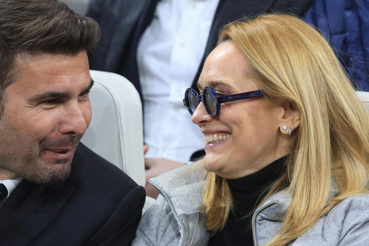 Lângă cine a fost fotografiată Andreea Esca la Istanbul! Monument de tristețe la final