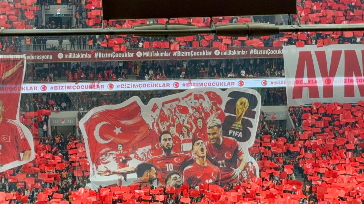 Turcii ne-au redus la tăcere „Zidul Galben”! Iată ce reprezenta scenografia 3D afișată la start + ce s-a întâmplat la imn