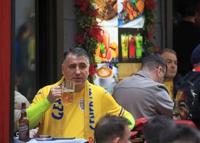 Deputatul român era la „șpriț" » Reperat printre suporterii români, pe terasele din Istanbul