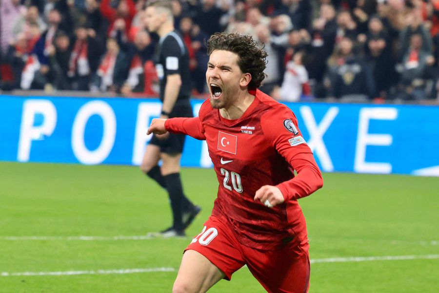 Atacă violent comentariul TV de la Turcia - România: „Două țațe, doi moșnegi ramoliți! Grădinescu ar trebui să iasă la pensie, e dezagreabil! Ați văzut ideea lor șocantă?!”