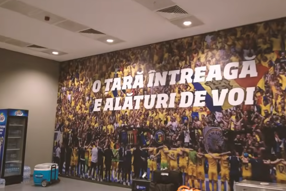 Cele 3 mesaje tapetate în vestiarul României de la Tüpraş Stadium