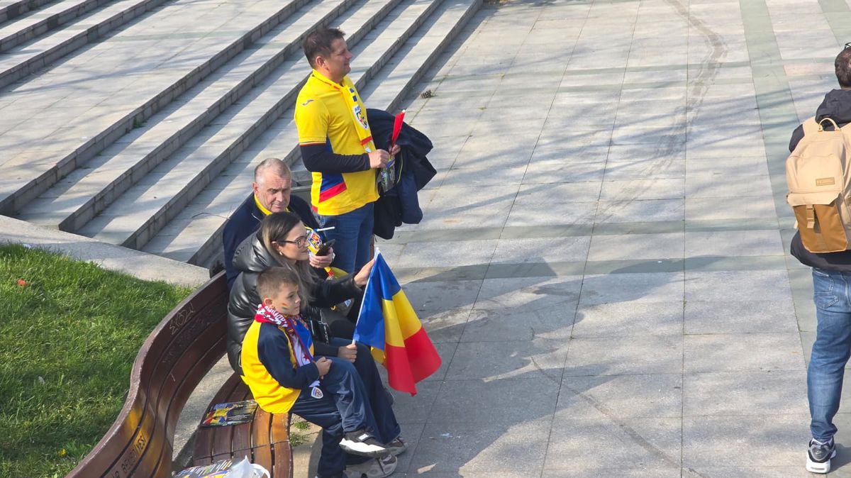 Deputatul român era la „șpriț" » Reperat printre suporterii români, pe terasele din Istanbul