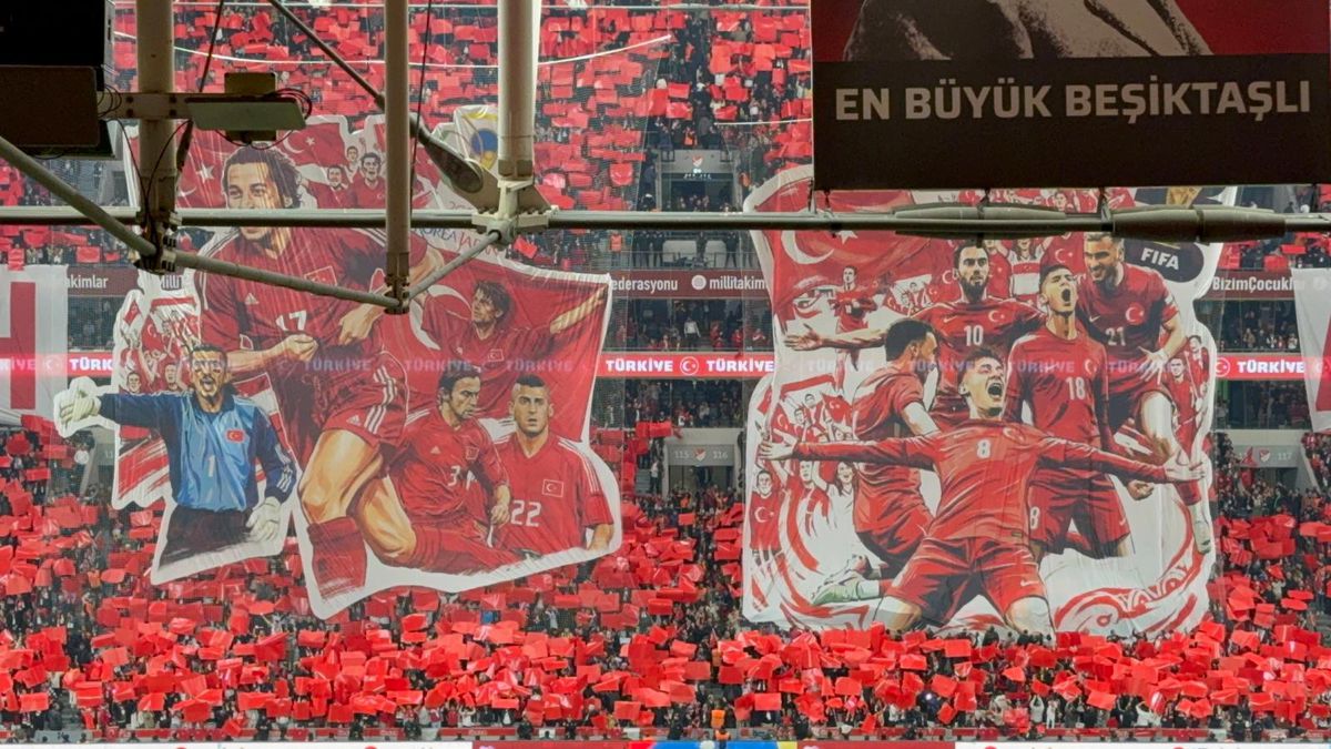 Turcii ne-au redus la tăcere „Zidul Galben”! Iată ce reprezenta scenografia 3D afișată la start + ce s-a întâmplat la imn