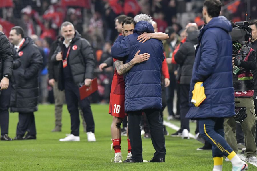 Ce s-a întâmplat pe gazon, imediat după Turcia - România: scenele pentru istorie cu Mircea Lucescu, la ultimul meci mare al carierei