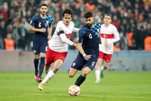 Enes Unal, aici în tricoul naționalei într-un meci cu Croația // foto: Guliver/gettyimages
