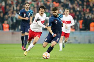 Neconvocat, atacantul din Premier League dă din casă înainte de Turcia - România: „E foarte simplu cum a redresat echipa Montella”