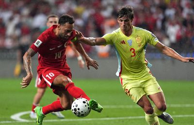 Ionuț Rada îi cunoaște secretele amicului Calhanoglu și le dă sfaturi „tricolorilor”: „Să aibă un cod de comunicare. Nu se vor auzi în vacarm”