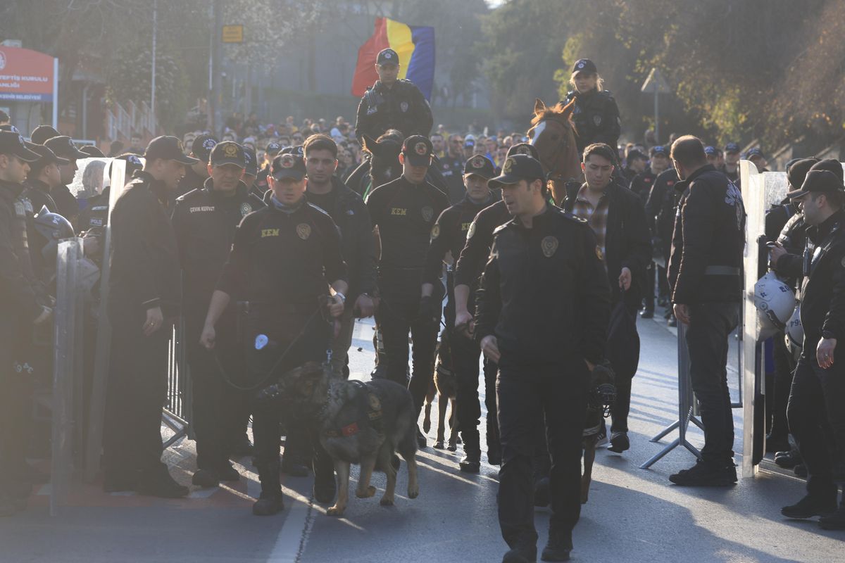 Cum a văzut Constantin Budescu meciul de la Istanbul: „Guler, în afară de pasa aia...”